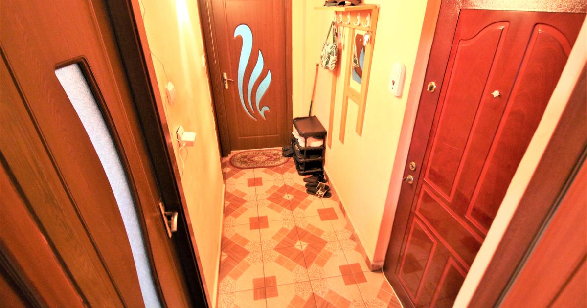 Apartament semidecomandat cu 3 camere în zona Micro 19, Galați