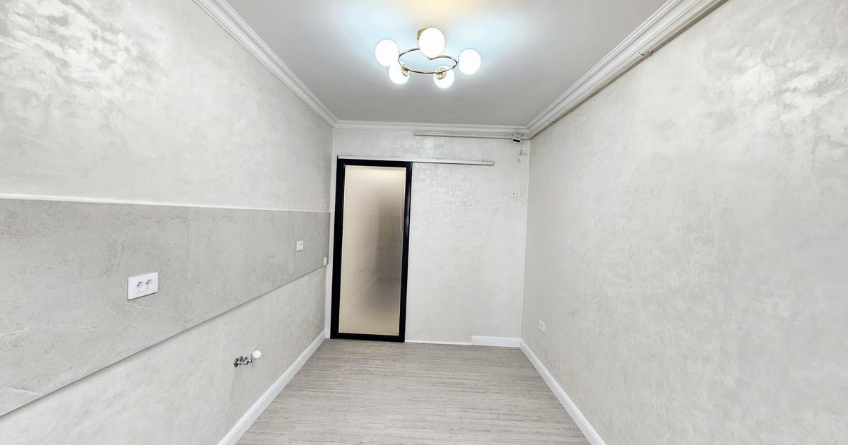 Apartament semidecomandat cu 3 camere în zona Micro 19, Galați