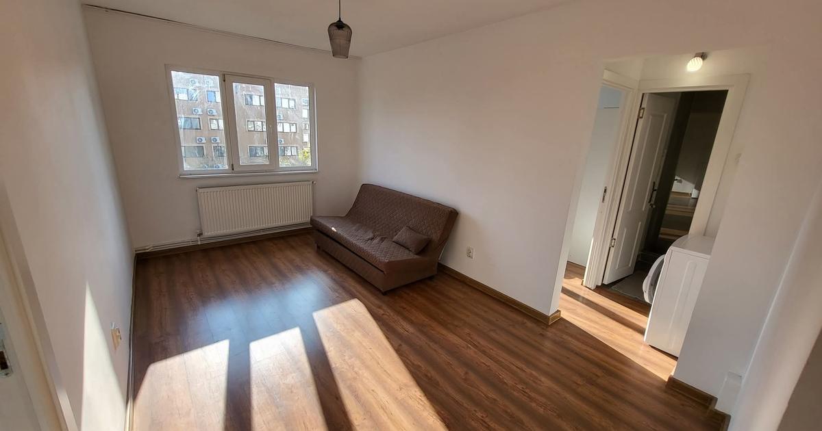 Apartament semidecomandat cu 3 camere în zona Micro 21, Galați