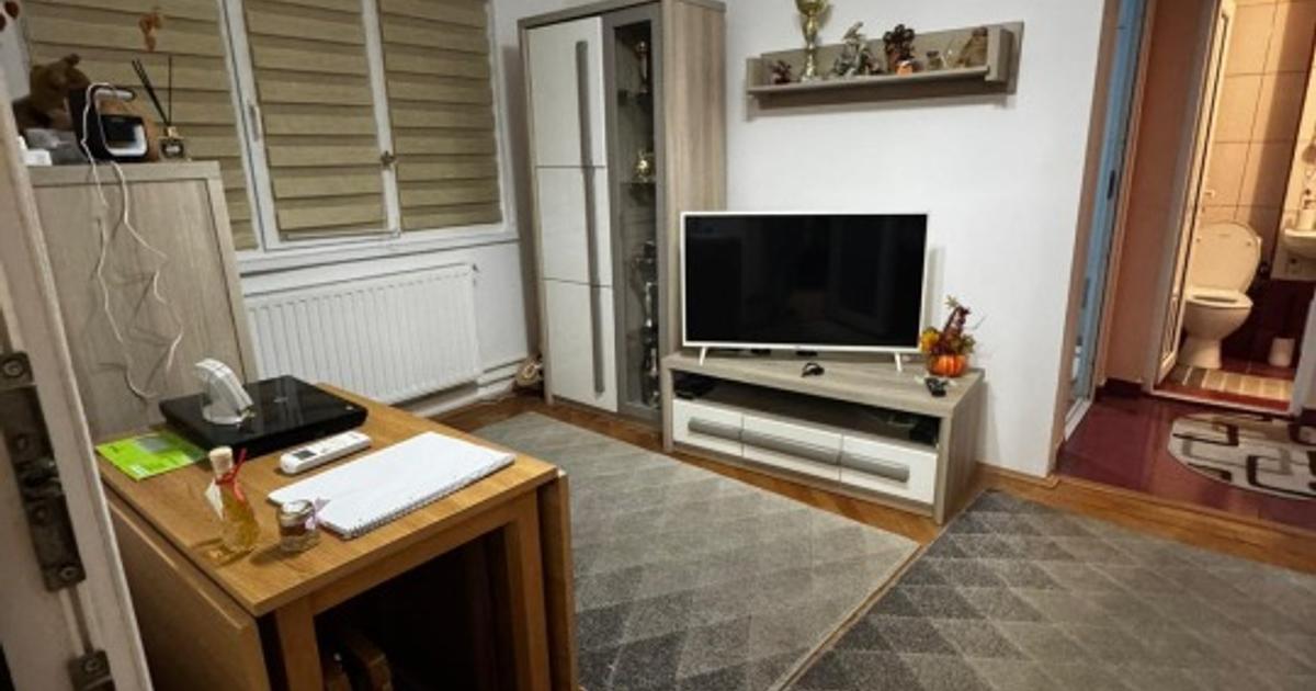 Apartament semidecomandat cu 2 camere în zona Micro 40, Galați