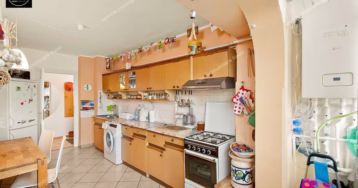 Apartament decomandat cu 4 camere în zona Piața Centrală, Galați