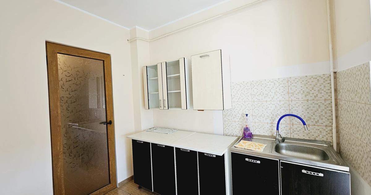 Apartament semidecomandat cu 3 camere în zona Țiglina 1, Galați