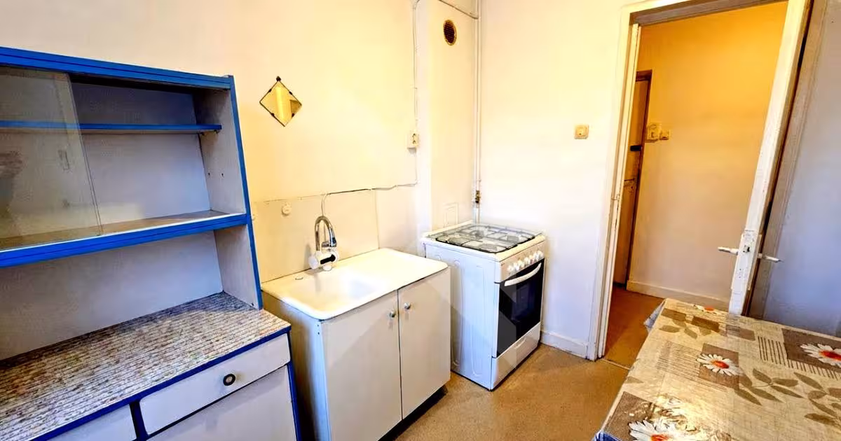 Apartament semidecomandat cu 2 camere în Hunedoara