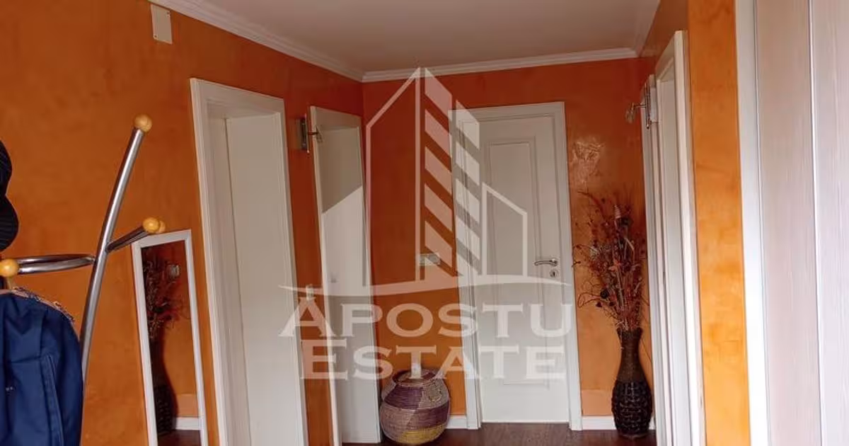 Apartament semidecomandat cu 4 camere în zona Sud, Hunedoara