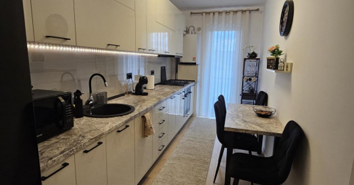 Apartament decomandat cu 2 camere în zona Central, Iași