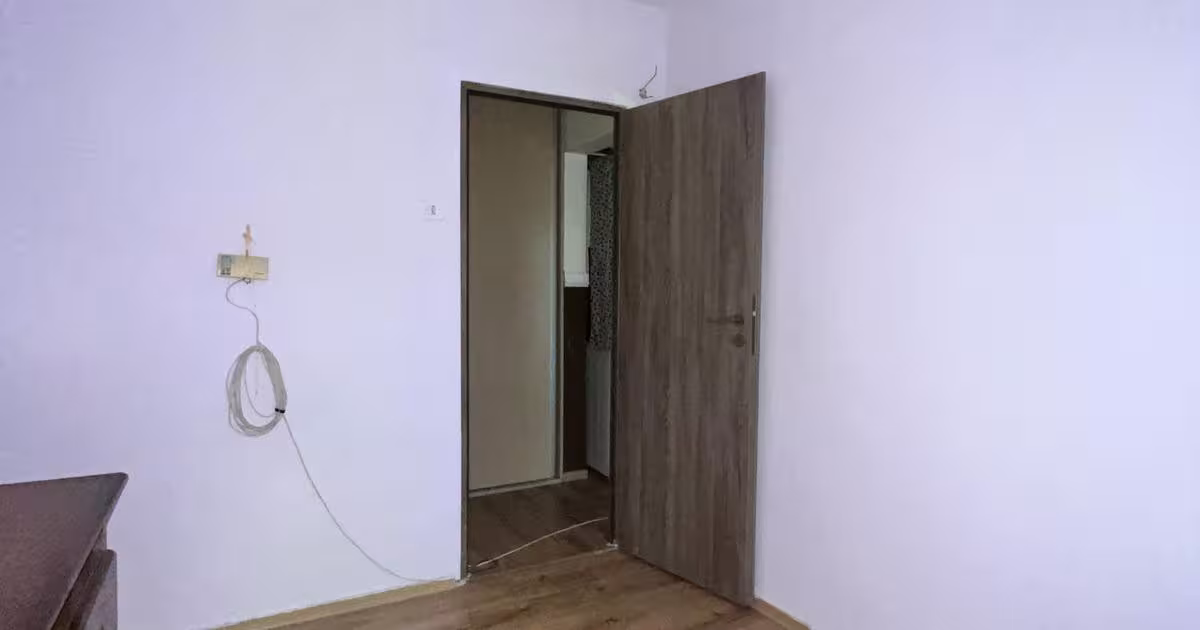 Apartament 3 camere decomandat, 2 bai, 88 mp, balcon inchis, etaj intermediar