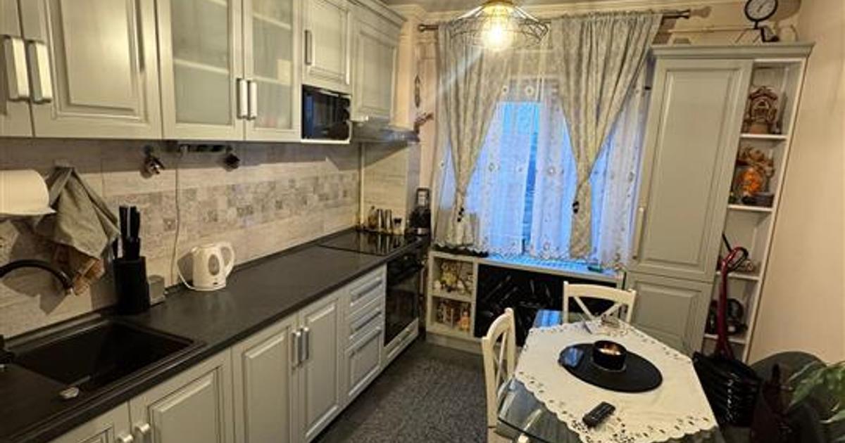 Apartament decomandat cu 3 camere în zona Mircea cel Bătrân, Iași