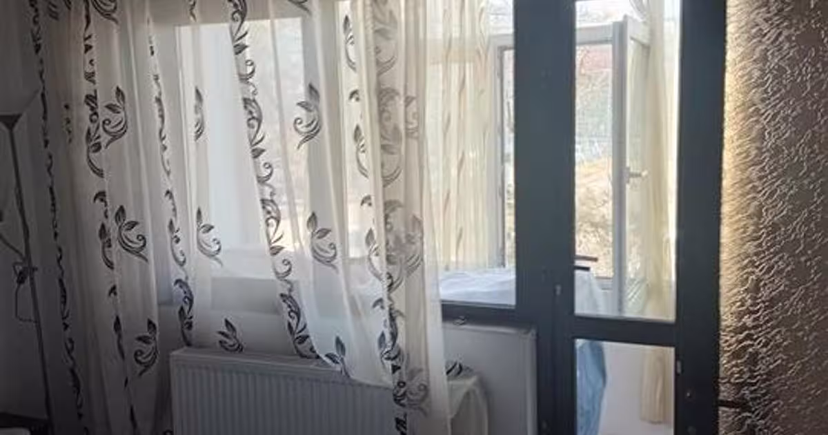 Apartament semidecomandat cu 2 camere în zona Podu Roș, Iași