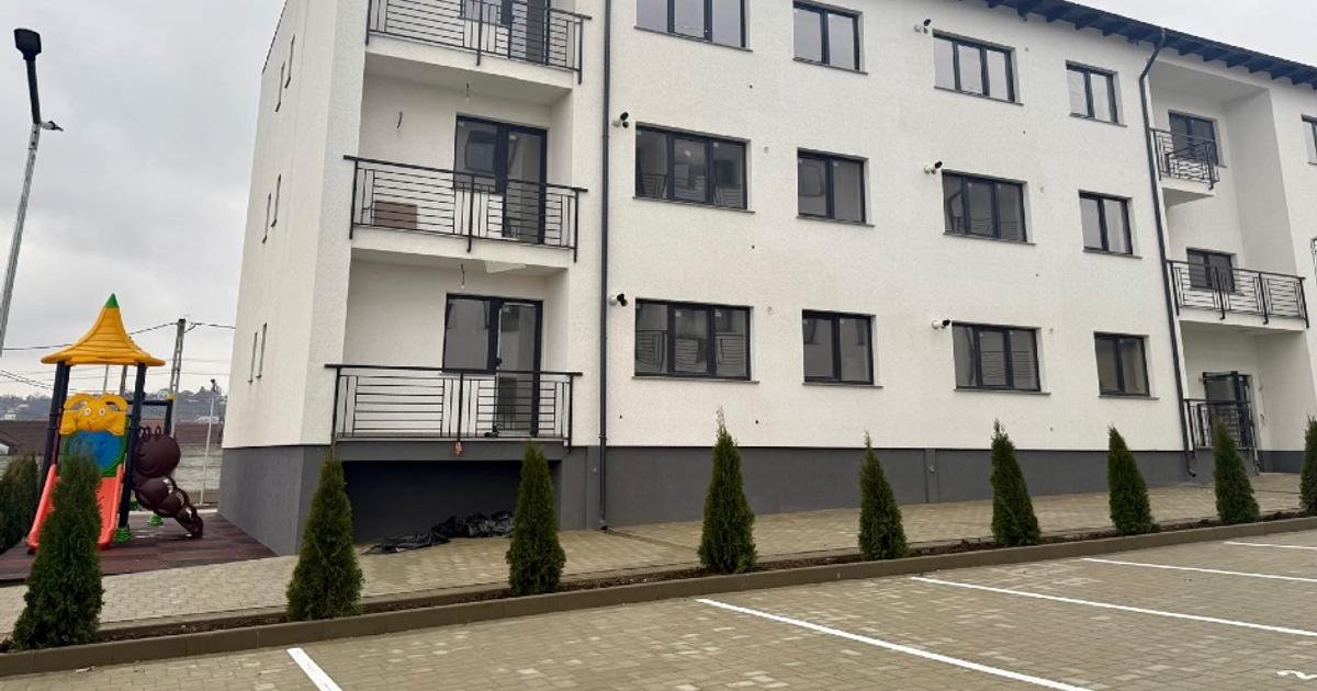 Apartament semidecomandat cu 2 camere în Ipotești