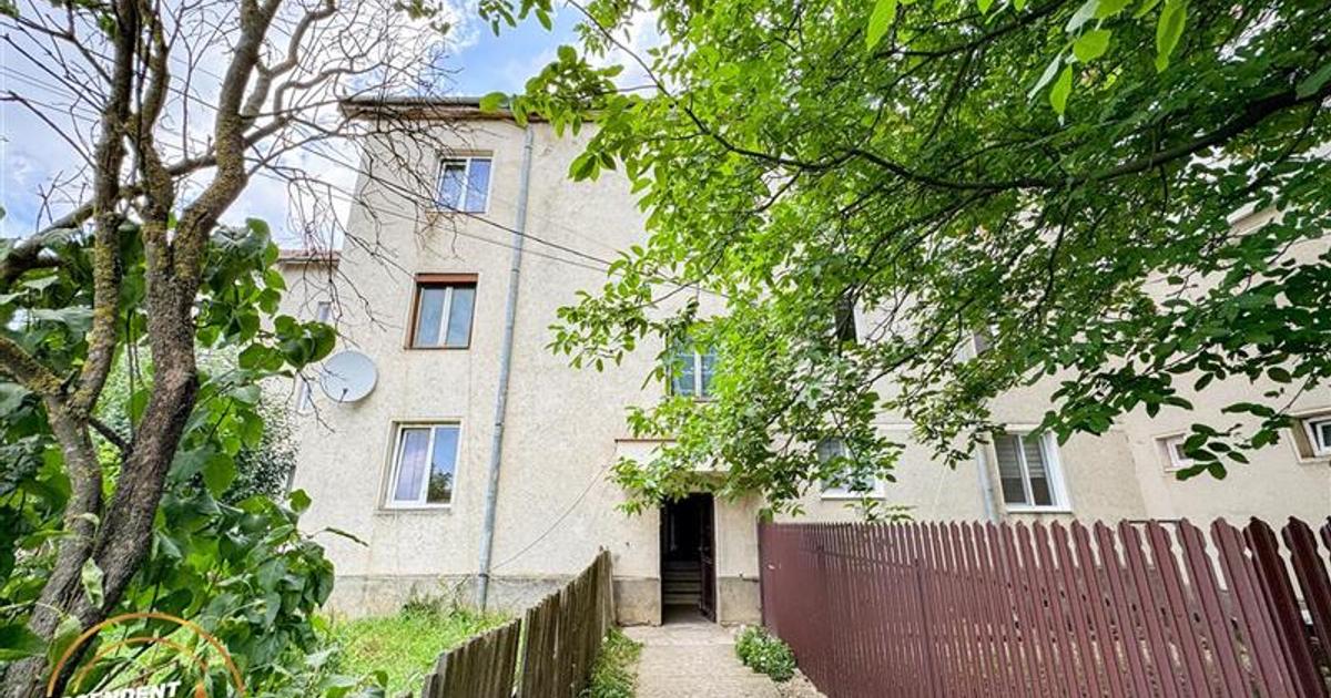 Apartament decomandat cu 2 camere în Leț