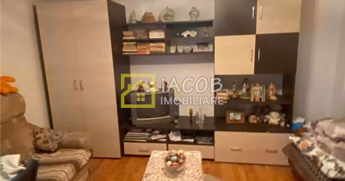 Apartament decomandat cu 3 camere în Măgura