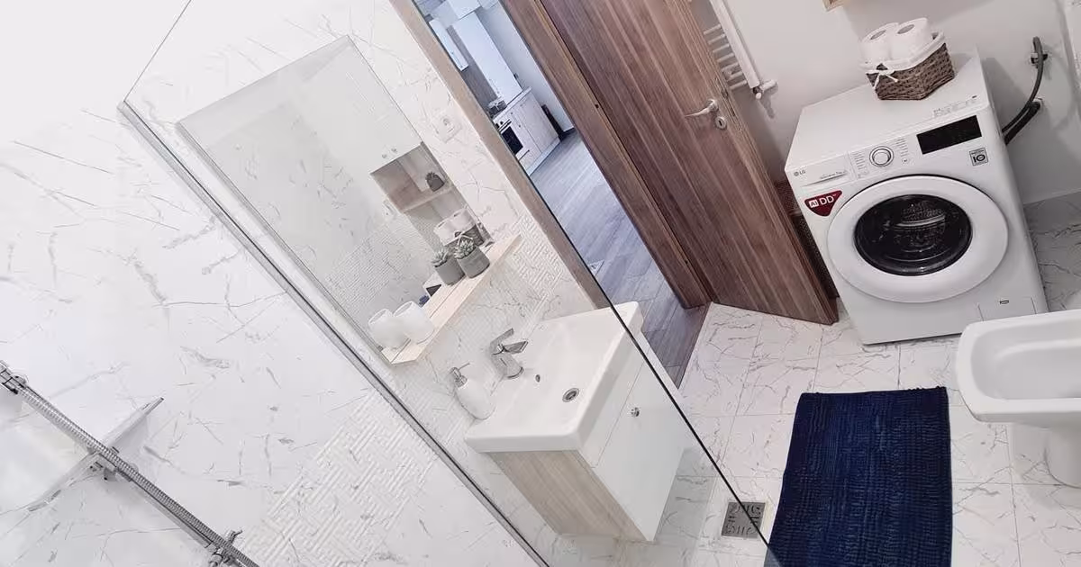 Apartament semidecomandat cu 2 camere în zona Exterior Nord, Mamaia