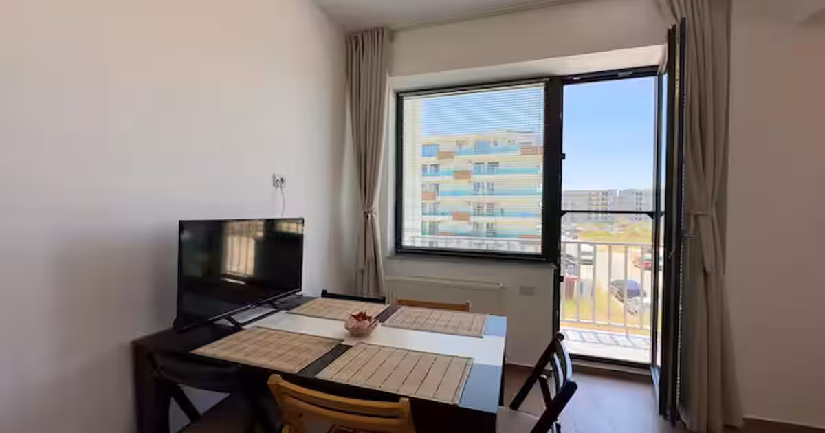 Apartament semidecomandat cu 2 camere în zona Central, Mamaia-Sat