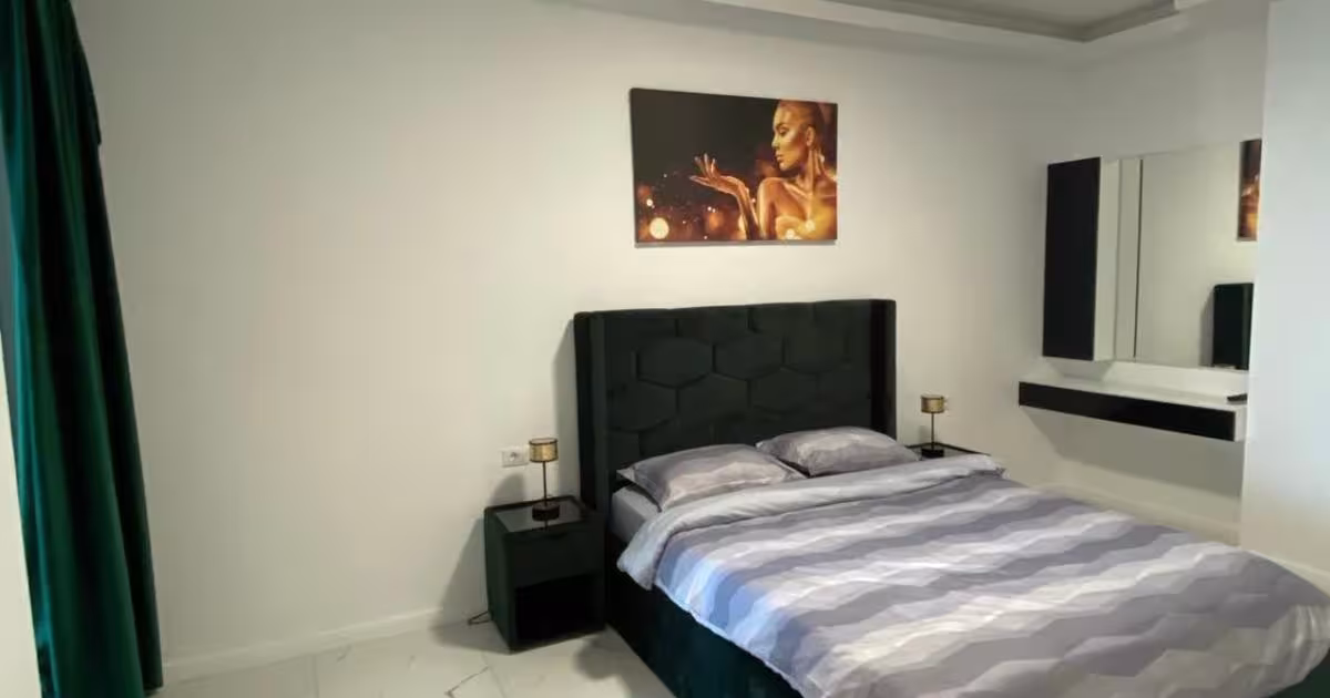 Apartament decomandat cu 3 camere în Mamaia-Sat
