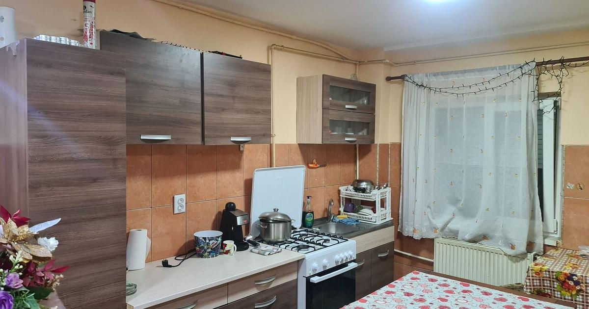 Apartament decomandat cu 4 camere în zona Central, Marghita
