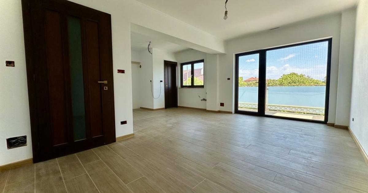 Apartament decomandat cu 4 camere în zona Central, Nădlac