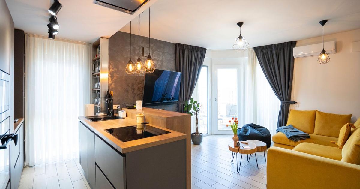 Apartament decomandat cu 3 camere în zona Central, Oradea