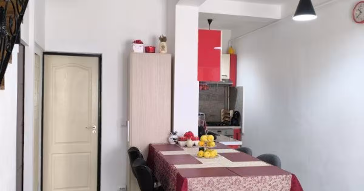 Apartament decomandat cu 3 camere în zona Central, Oradea
