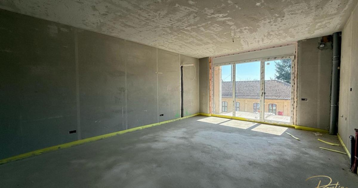 Apartament semidecomandat cu 3 camere în zona Cetății, Oradea