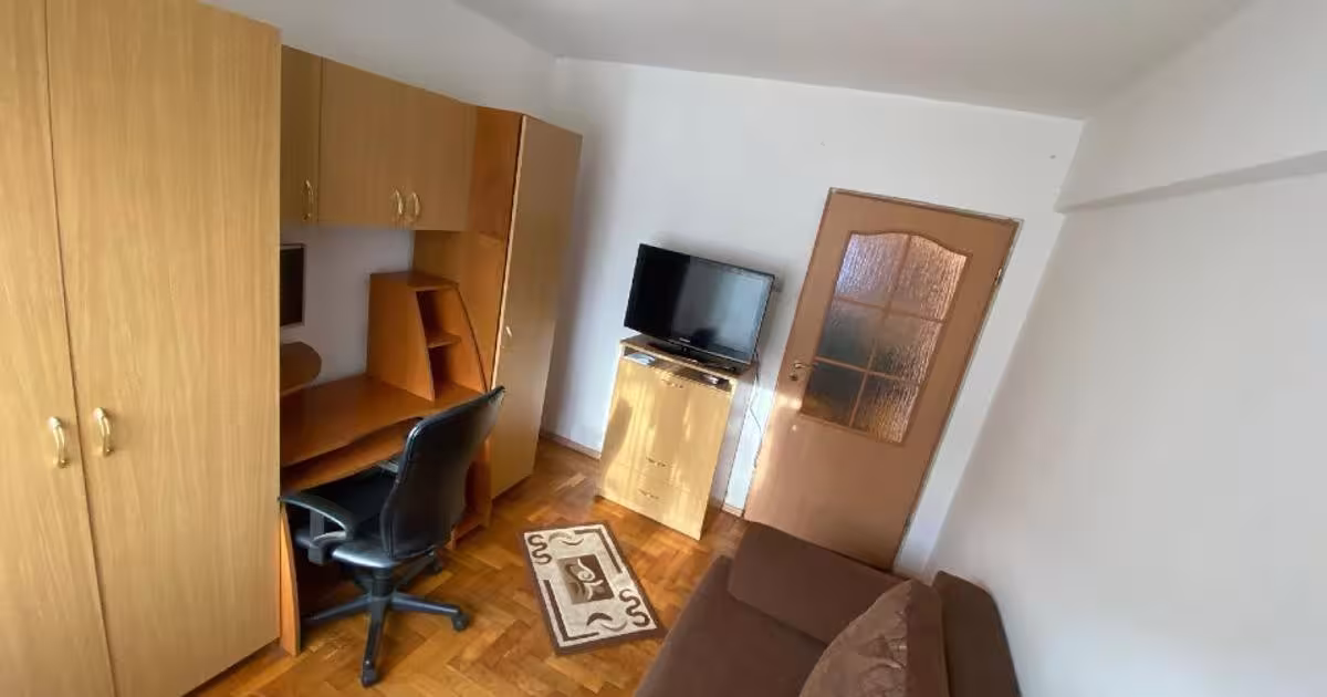 Apartament decomandat cu 3 camere în zona Decebal, Oradea