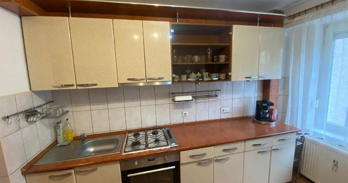Apartament decomandat cu 3 camere în zona Decebal, Oradea