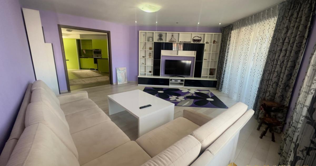 Apartament decomandat cu 3 camere în zona Decebal, Oradea