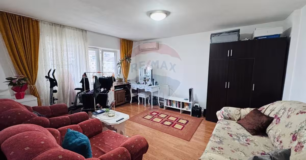 Apartament decomandat cu 3 camere în zona Nufărul, Oradea