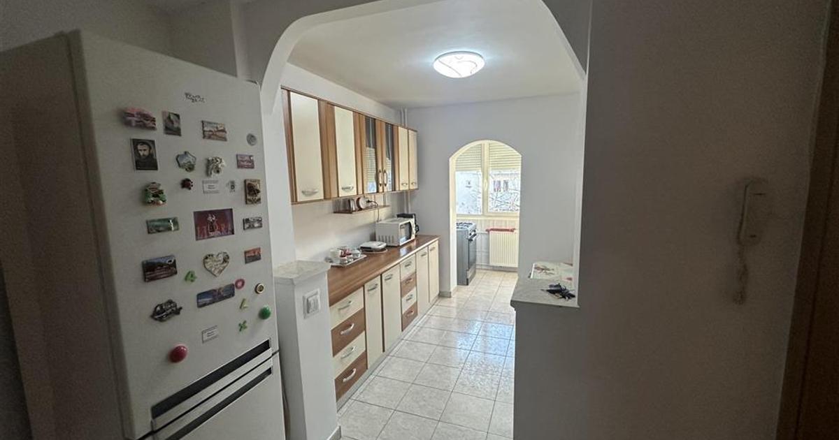 Apartament decomandat cu 2 camere în zona Rogerius, Oradea