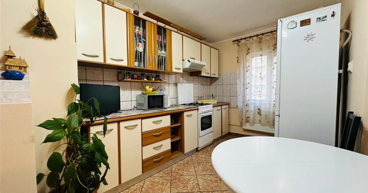 Apartament decomandat cu 2 camere în zona Rogerius, Oradea