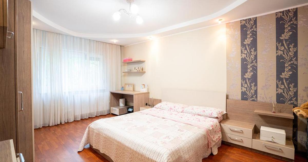Apartament decomandat cu 3 camere în zona Rogerius, Oradea