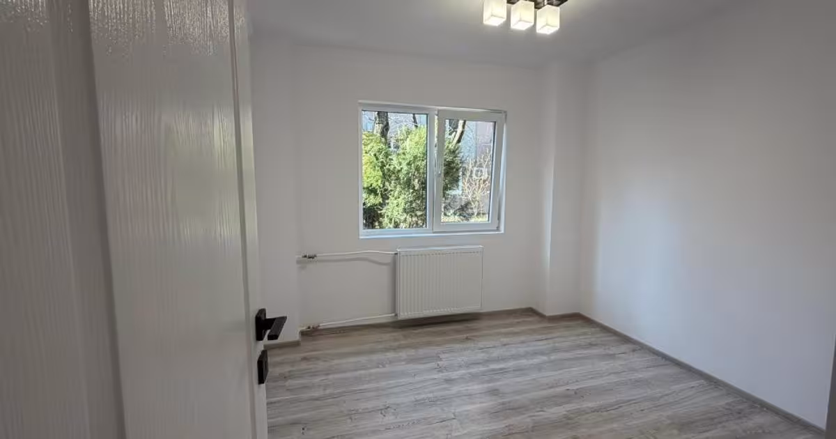 Apartament semidecomandat cu 3 camere în zona Rogerius, Oradea