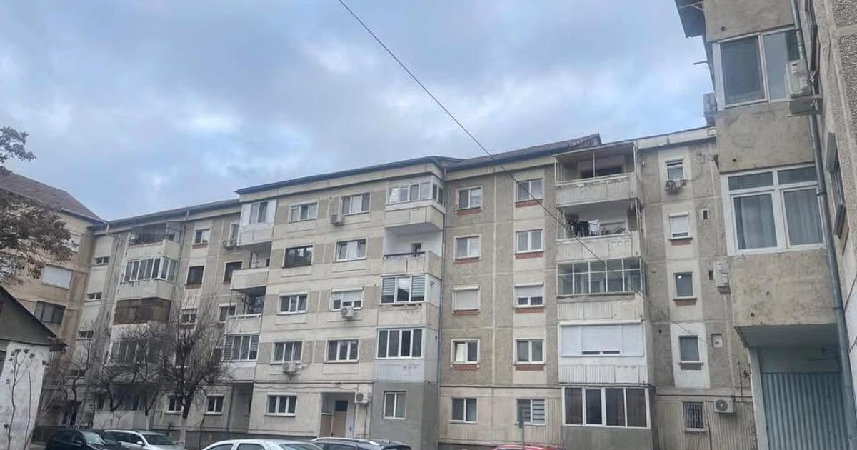 Apartament decomandat cu 3 camere în zona Rogerius, Oradea