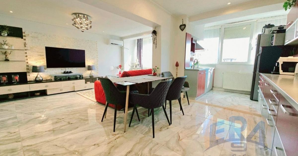 Apartament decomandat cu 3 camere în zona Rogerius, Oradea