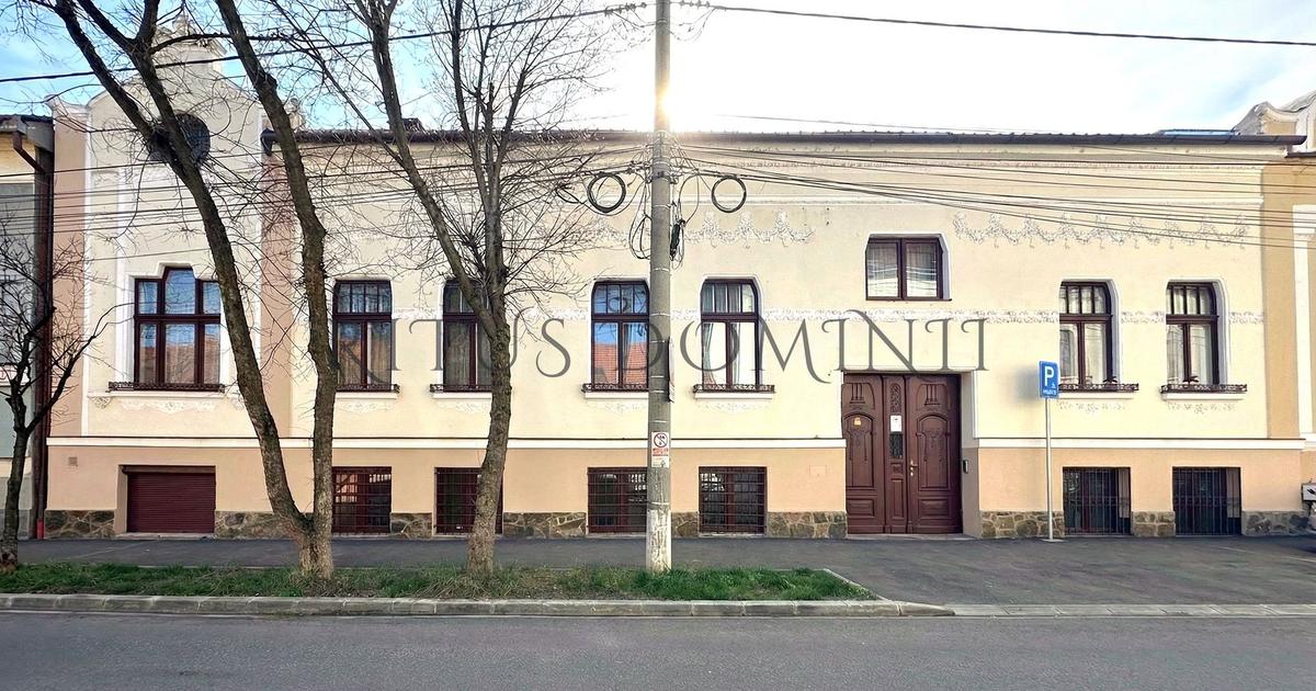 Apartament decomandat cu 6 camere în zona Ultracentral, Oradea