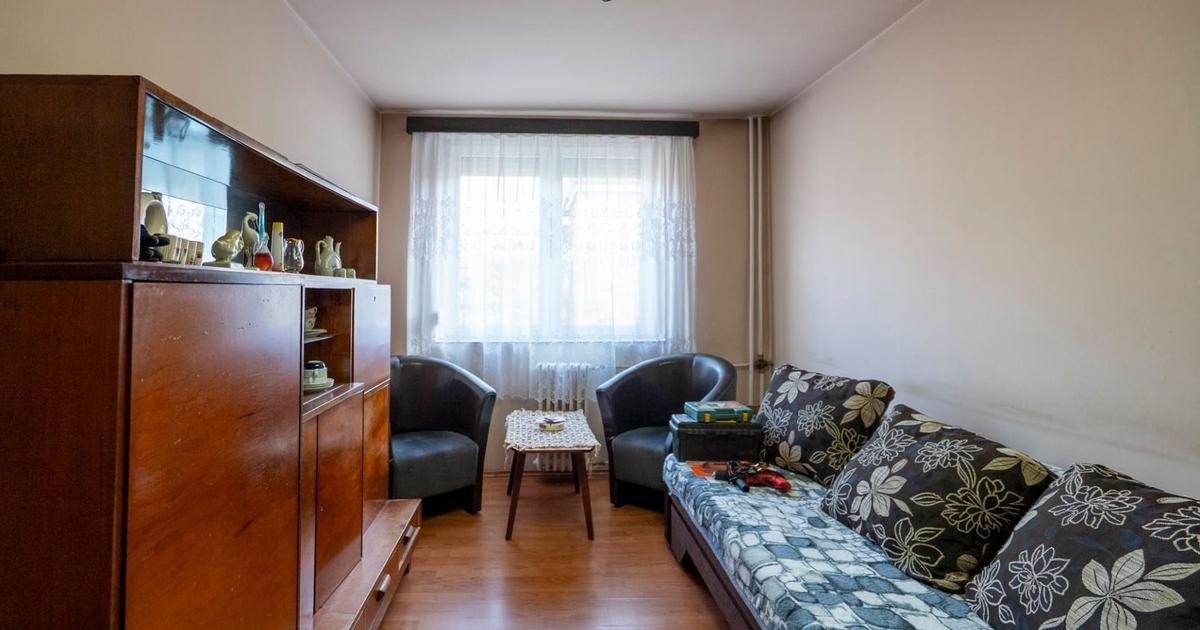 Apartament semidecomandat cu 3 camere în zona Valenta, Oradea