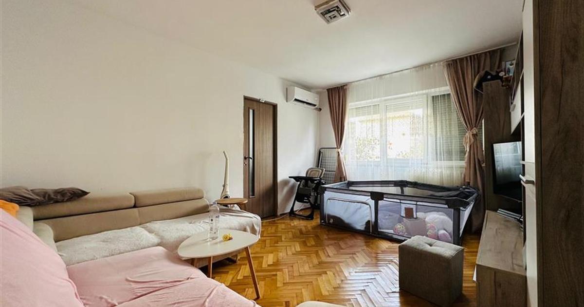 Apartament semidecomandat cu 3 camere în zona Valenta, Oradea