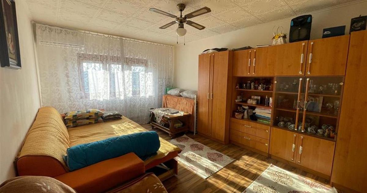 Apartament decomandat cu 3 camere în zona Valenta, Oradea