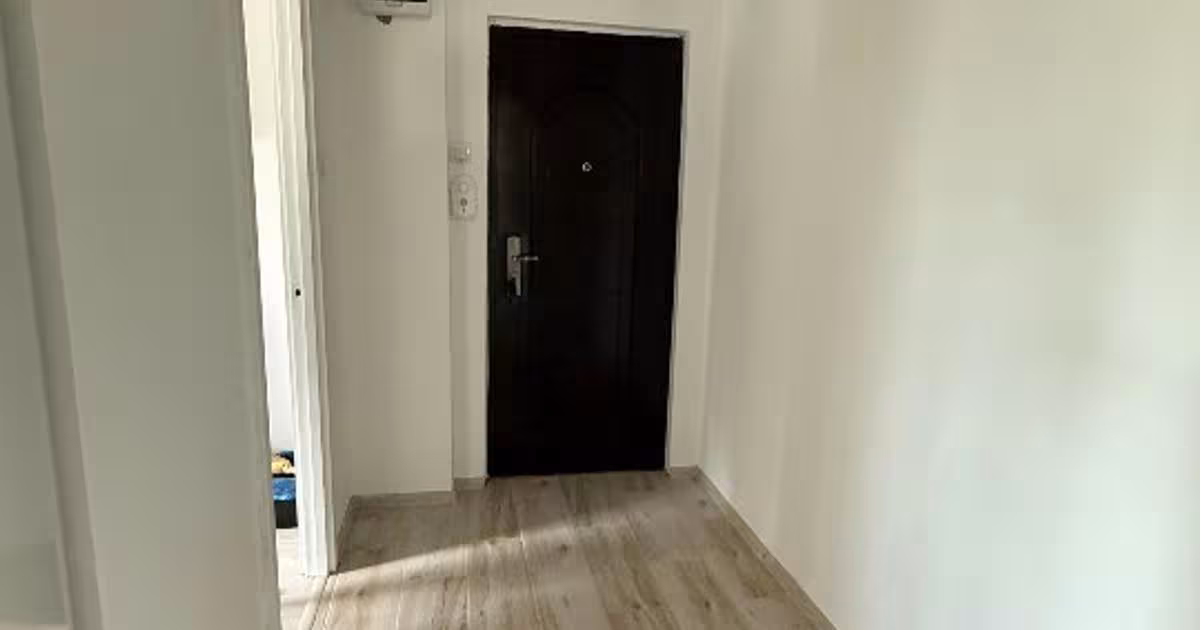 Apartament semidecomandat cu 2 camere în zona Sud-Vest, Orșova