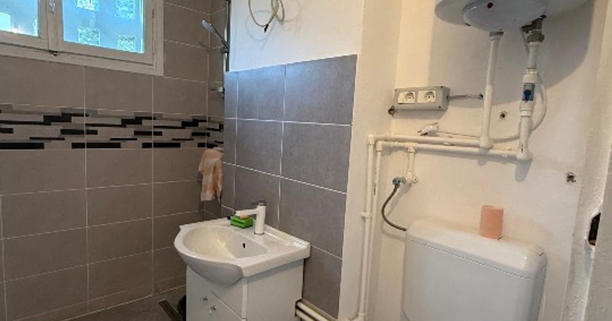 Apartament semidecomandat cu 2 camere în zona Sud-Vest, Orșova