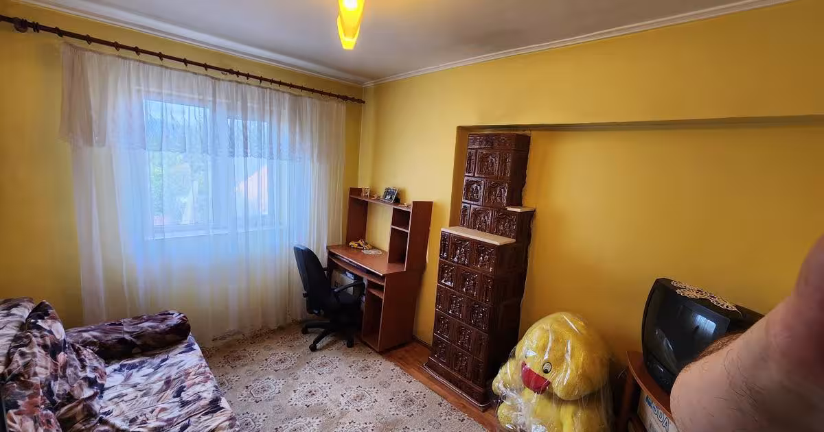 Apartament decomandat cu 3 camere în zona Central, Panciu