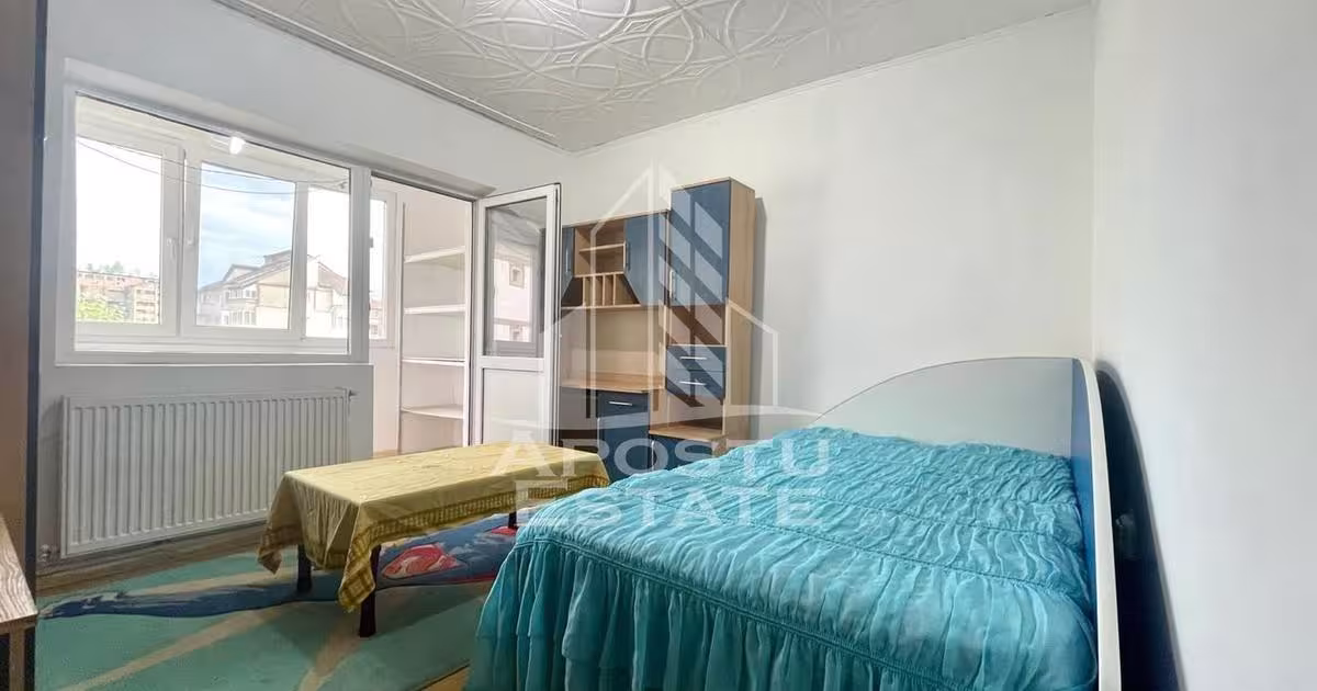 Apartament decomandat cu 3 camere în zona Central, Petrila
