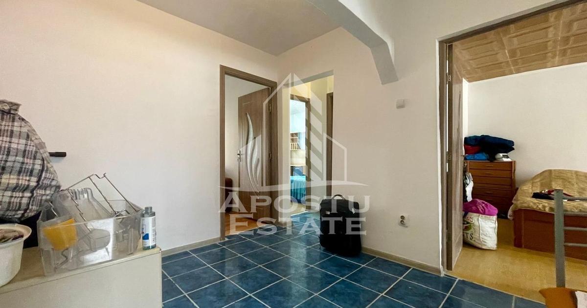 Apartament decomandat cu 3 camere în zona Central, Petrila