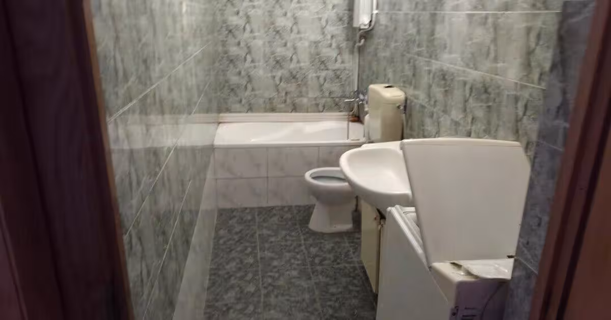 Apartament semidecomandat cu 2 camere în zona Central, Petroșani