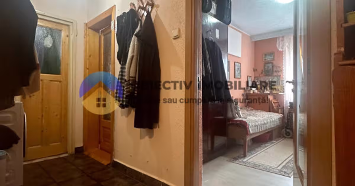 Apartament semidecomandat cu 3 camere în zona Central, Piatra-Neamț