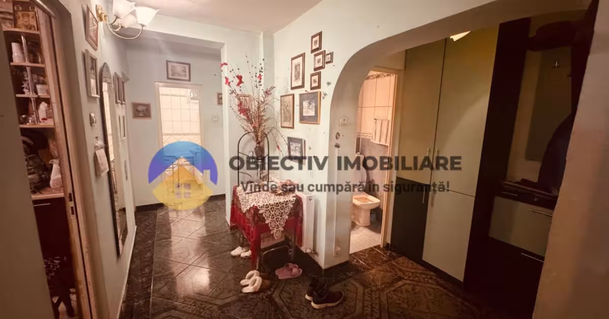 Apartament semidecomandat cu 3 camere în zona Central, Piatra-Neamț