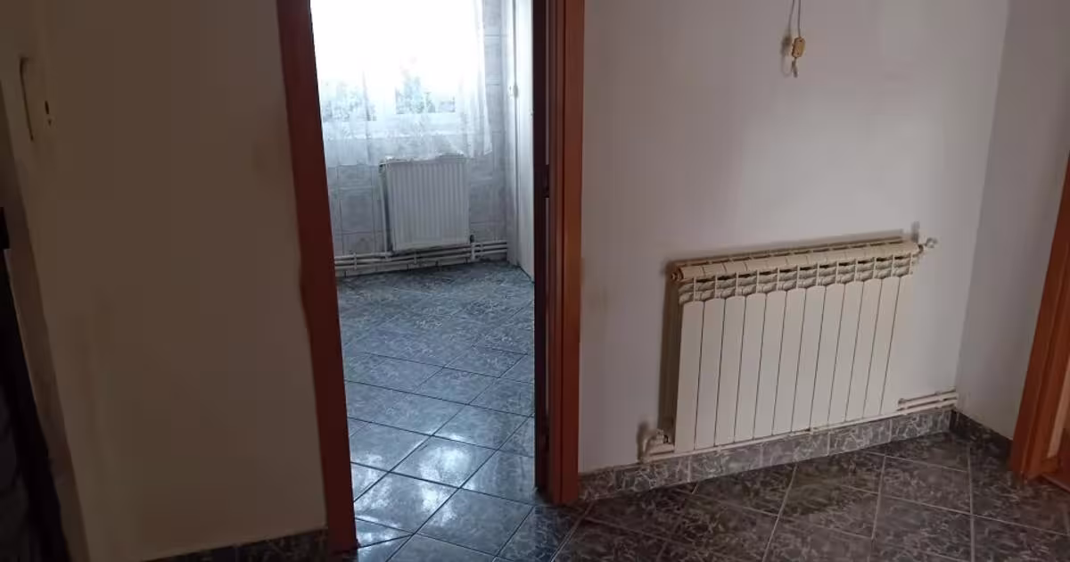 Apartament semidecomandat cu 3 camere în zona Mărăței, Piatra-Neamț