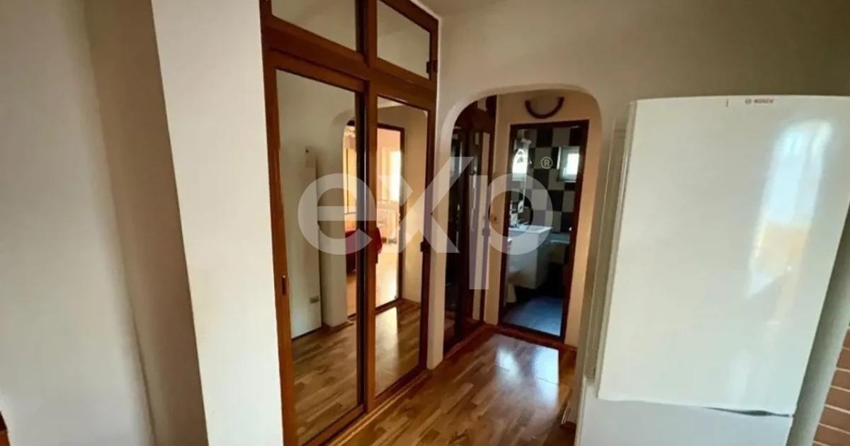 Apartament decomandat cu 2 camere în zona Banat, Pitești