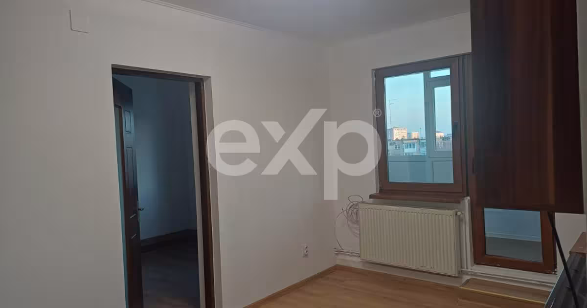 Apartament semidecomandat cu 3 camere în zona Banat, Pitești