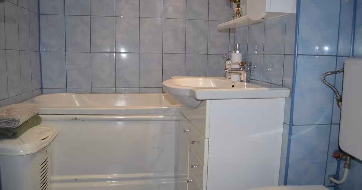 Apartament decomandat cu 3 camere în zona Rolast, Pitești