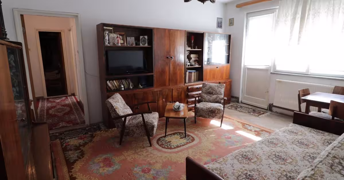 Apartament semidecomandat cu 3 camere în zona Trivale, Pitești